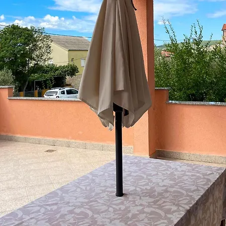 Appartement In With Wifi Maslenica