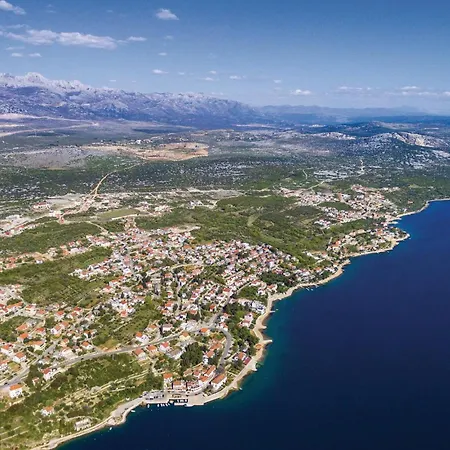 Apartman In With Wifi Maslenica